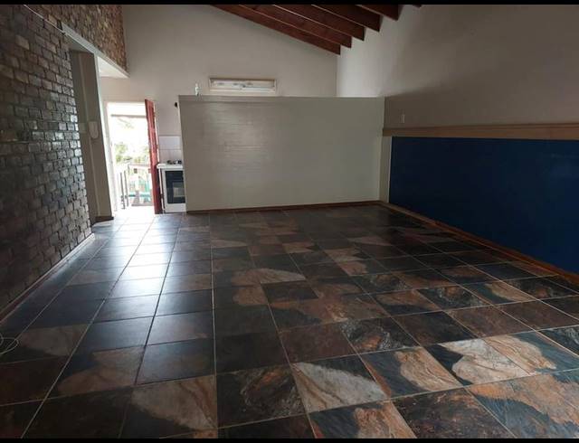 2 BEDROOM HOUSE FOR SALE IN MOUNTAIN VIEW